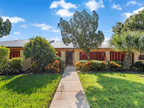 665 Broadmoor Cir, Winter Haven, FL 33884