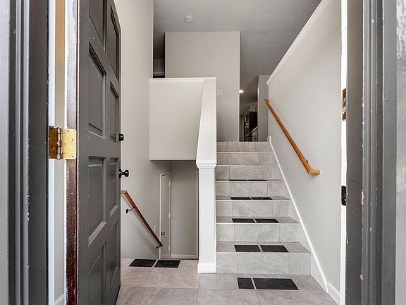 4th image of 9122 SW 38th Ave #9122