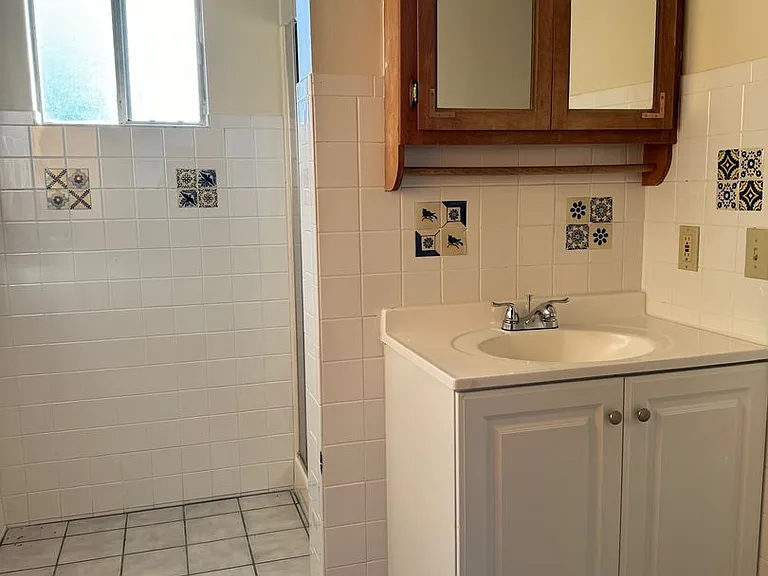 2210 W Alameda St — Photo 16