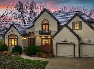 1604 Bobwhite Dr, Lawrence, KS 66047