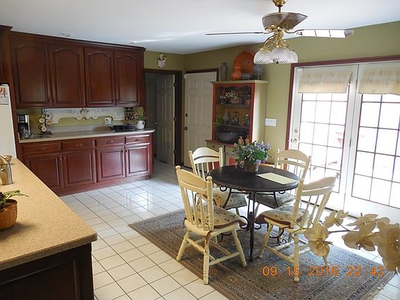 5th image of 785 Oakwood Ln