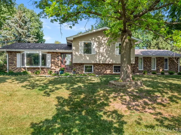11S711 Robert Dr, Naperville, IL 60564