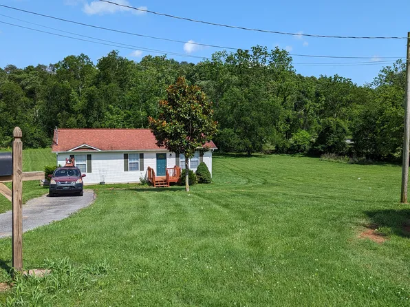 714 Ross Dr, Dandridge, TN 37725