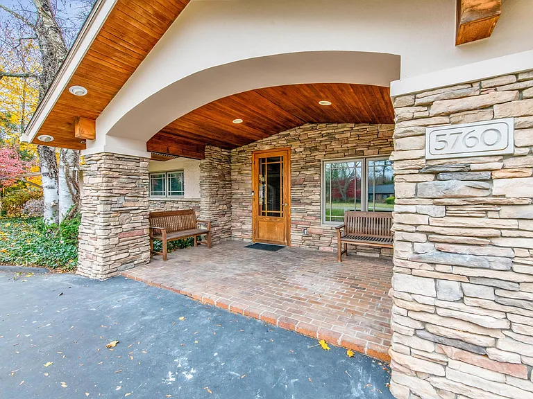 5760 Snowshoe Cir — Photo 4