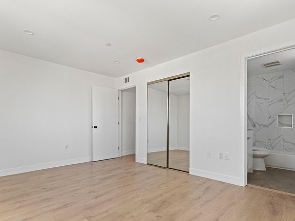 2nd image of 1845 1/2 W 20th St #1845.500