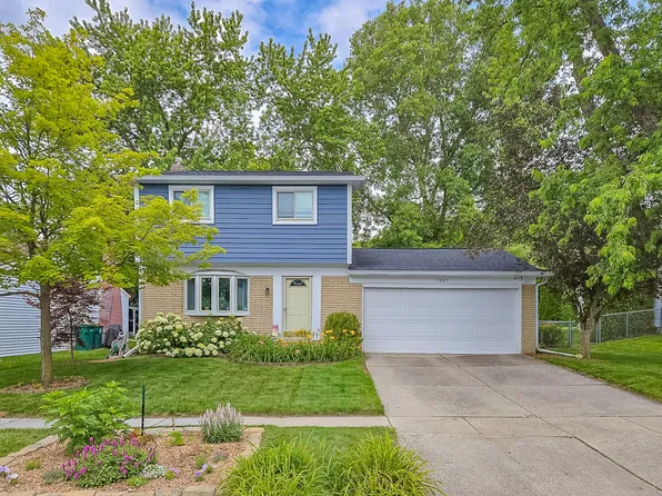 7957 E Meadowview Ct, Ypsilanti, MI 48197