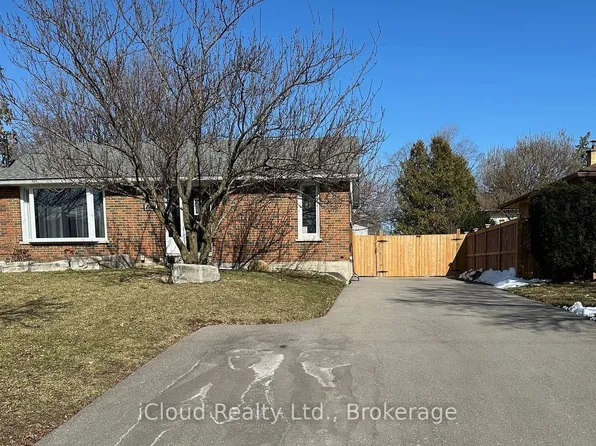 747 Glenforest St W, Oshawa, ON L1J 5E9