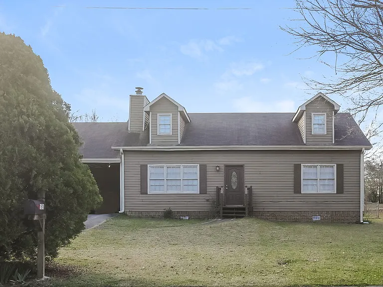1570 Rose Garden Ln — Photo 1