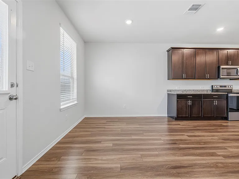 316 Stone Water Ln — Photo 11