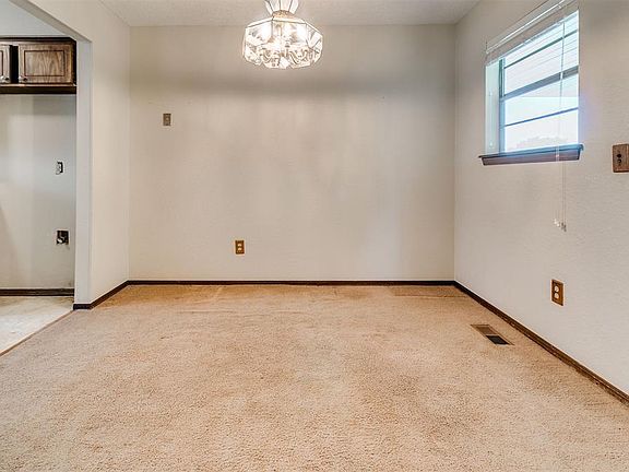 5th image of 1013 S Morgan Dr