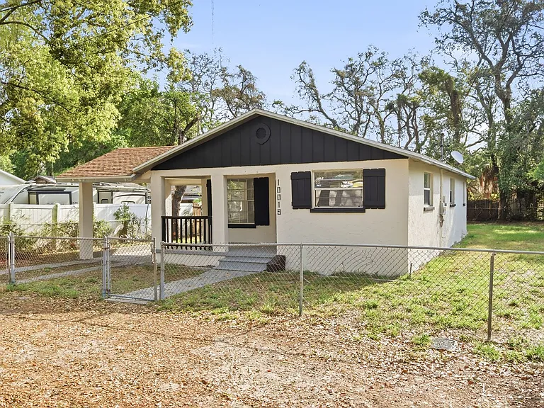 10019 N Jasmine Ave — Photo 3