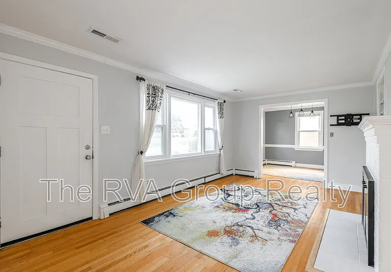 2201 Lydell Dr — Photo 8