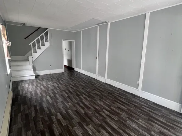 16 E Railroad St, Mount Carmel, PA 17851