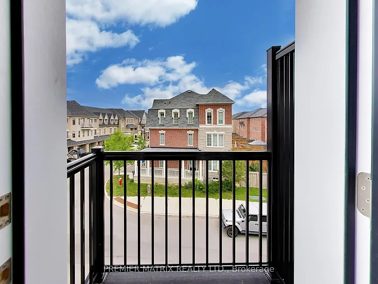 37 Shiff Cres — Photo 24