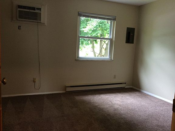 5th image of 2052 4th St #11