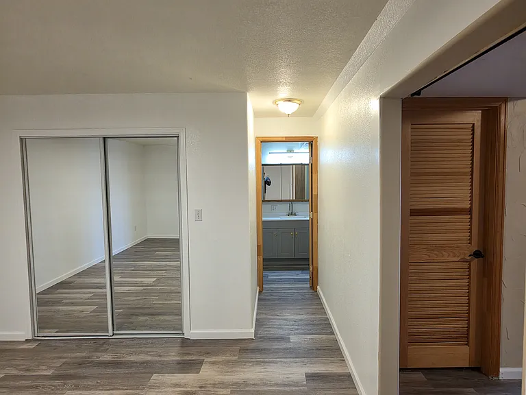 Highcroft Dr — Photo 6