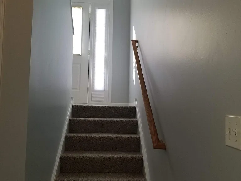 570 Conservatory Ln — Photo 8