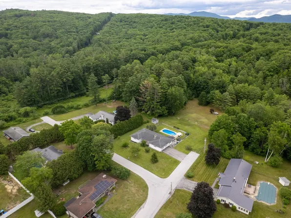 125 Maplewood Drive, Rutland City, VT 05701