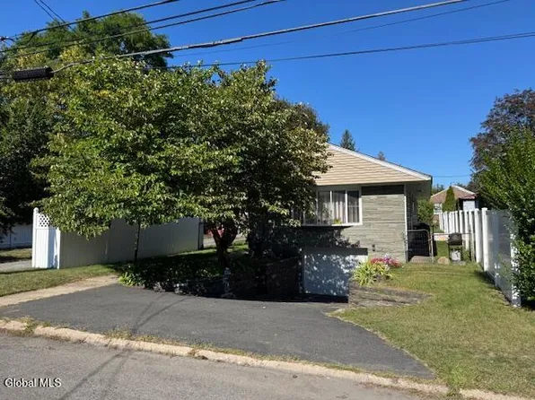 1705 Van Cortland Street, Schenectady, NY 12303