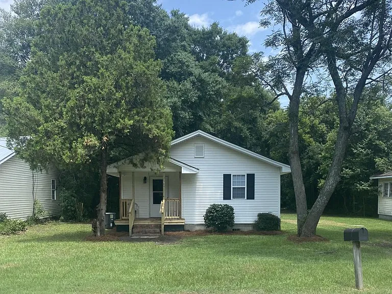 709 Pawley St — Photo 1