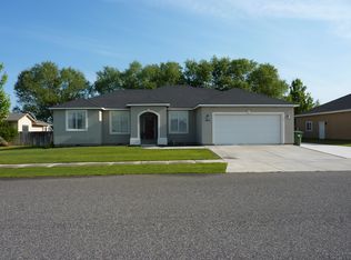 4915 Hilltop Dr, Pasco, WA 99301