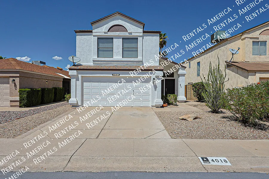 Completely Remodeled 3 bedroom 2.5 Bath Home Available Now — Photo 2