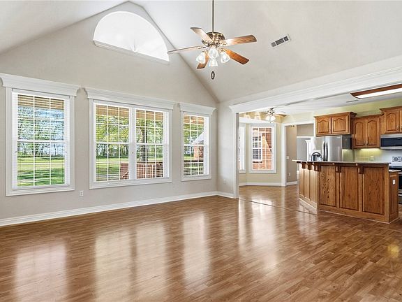 5th image of 3473 Grapevine Dr