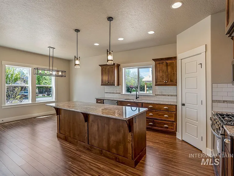66 E Ranch Dr — Photo 5
