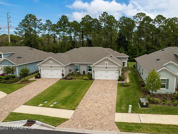 2nd image of 2823 Lucena Ln
