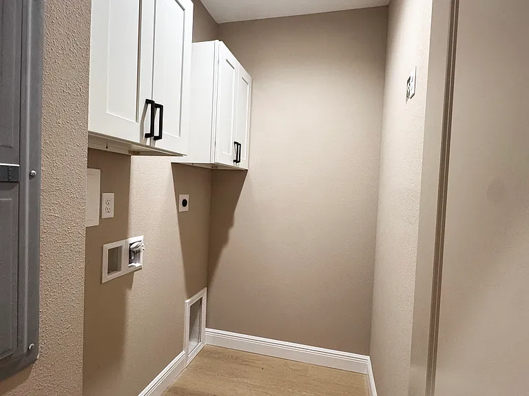 504 E Burgess Rd #C — Photo 27