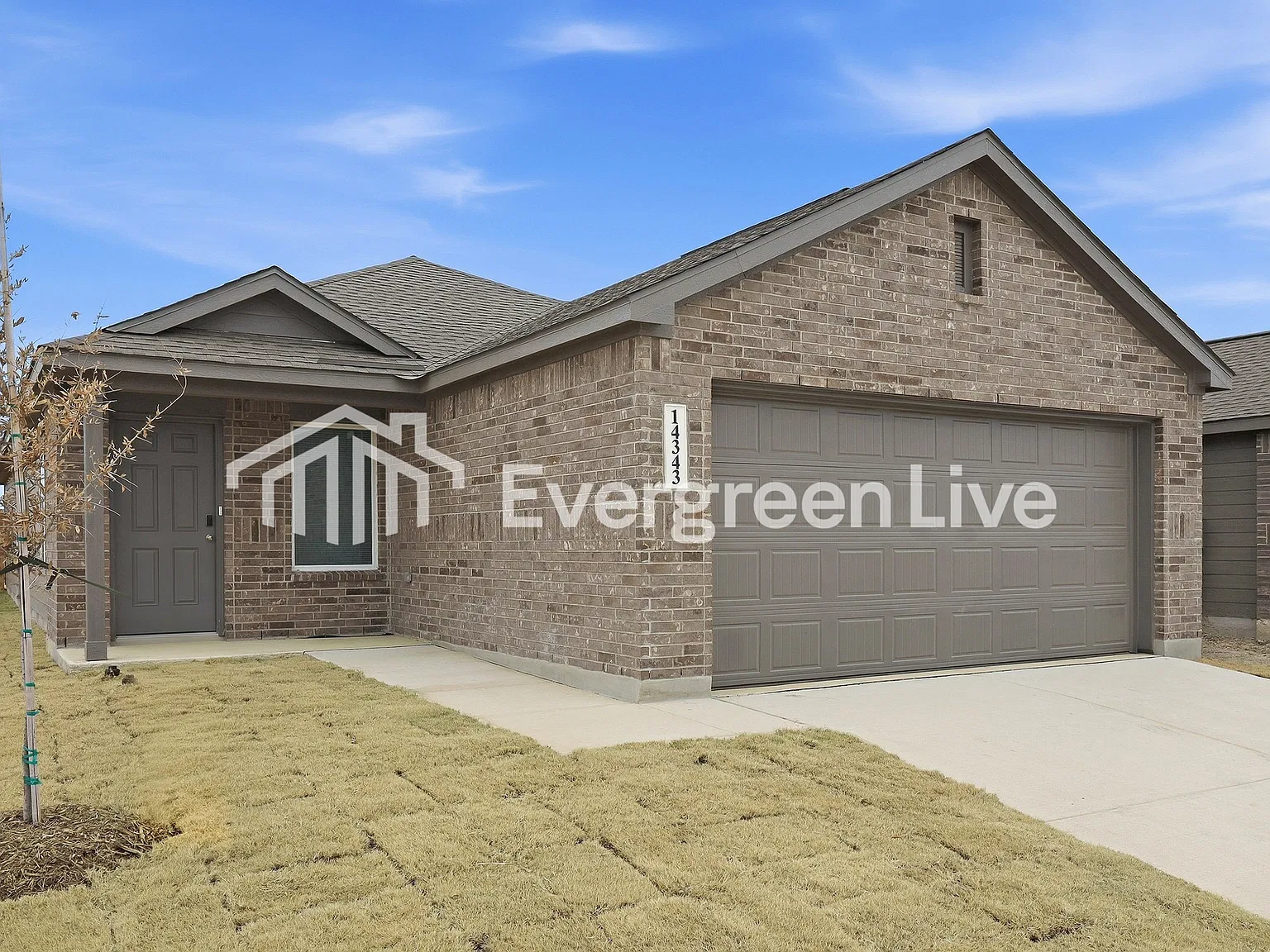 4 bed, 2.0 bath, 1600 sqft, $1,470 — Photo 2