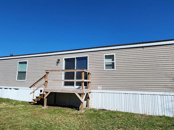 3rd image of 80 Quarry Rd Trailer 7