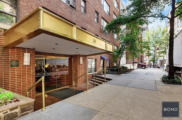 Rented by Bond New York | media 22