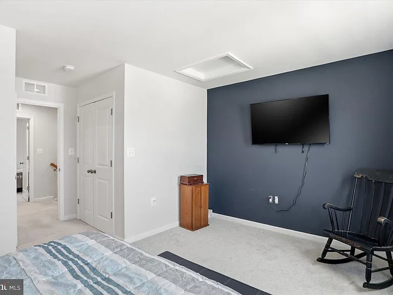 186 Coolidge Ave — Photo 20