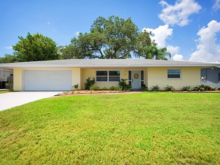 3379 Bougainvillea St — Photo 1