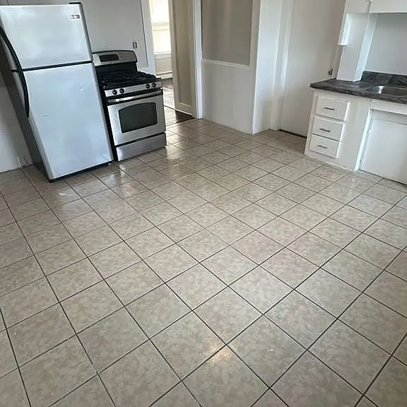 672 Fairmount St #2 — Photo 1