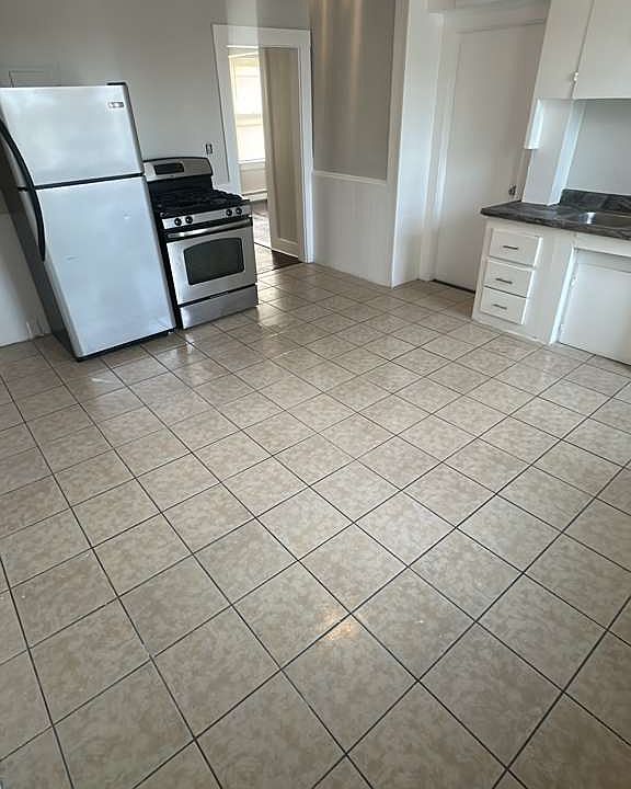 1st image of 672 Fairmount St APT 2