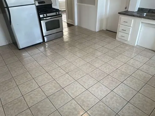 672 Fairmount St APT 2, Woonsocket, RI 02895