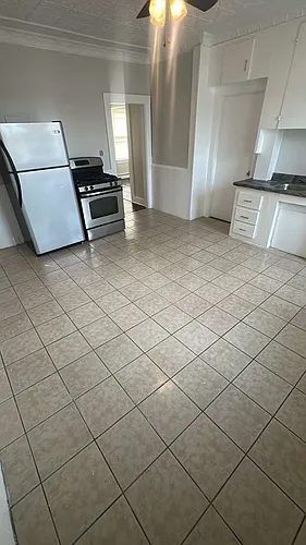672 Fairmount St #2 Photo 1