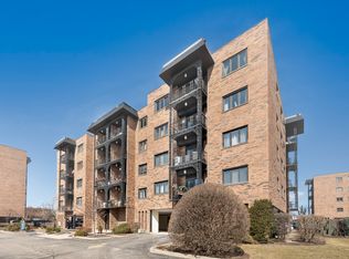 9374 Landings Ln UNIT 305, Des Plaines, IL