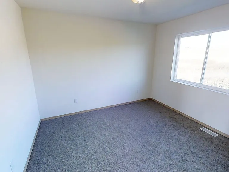 794 Holbrook Rd — Photo 13