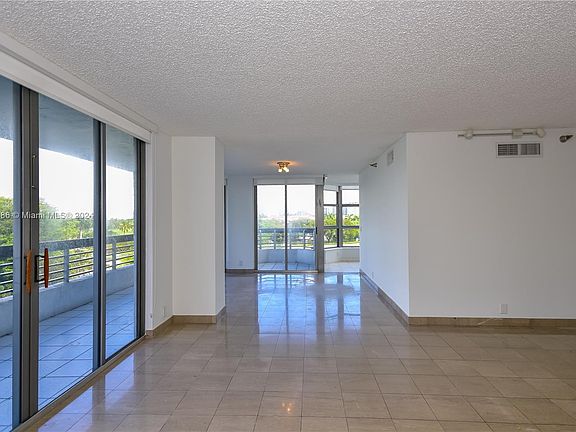 5th image of 3400 NE 192nd St APT 508