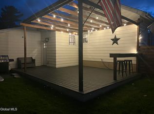 33 Clinton St, Rensselaer, NY 12144