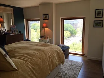 Rented by R New York