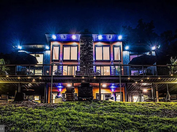 133 Pineview Dr, Front Royal, VA 22630