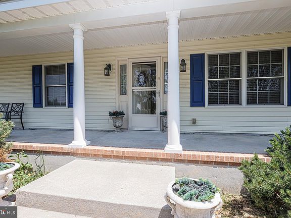 4th image of 3882 Burrsville Rd