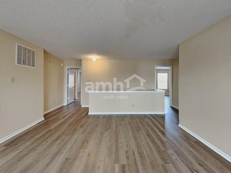 1939 Dutch Elm Dr — Photo 11