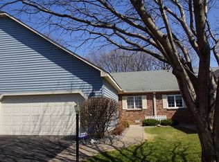 2643 Lake Court Cir, Mounds View, MN 55112