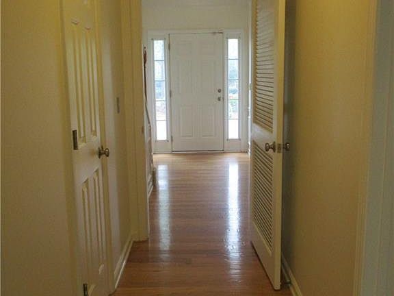 4th image of 1112 Thornborough Dr