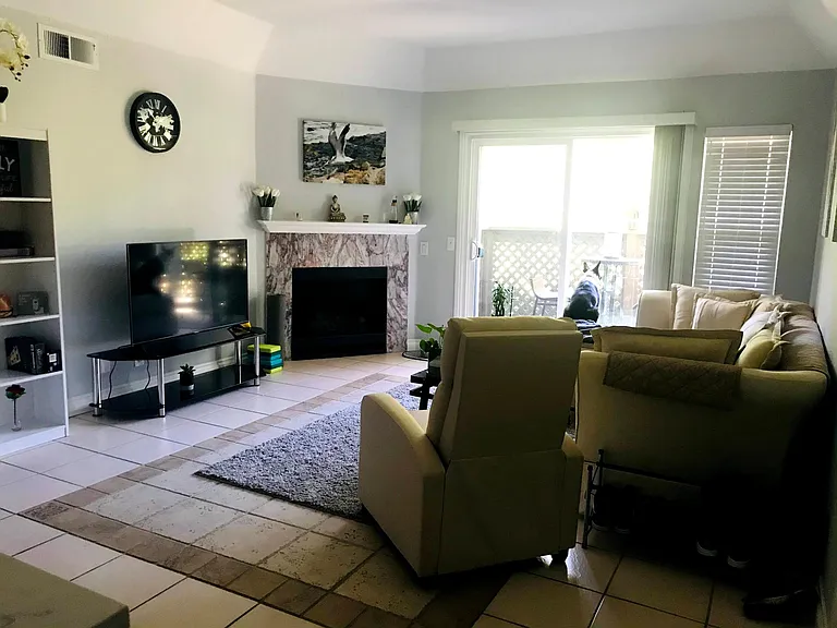 Hilton Head Dr — Photo 8